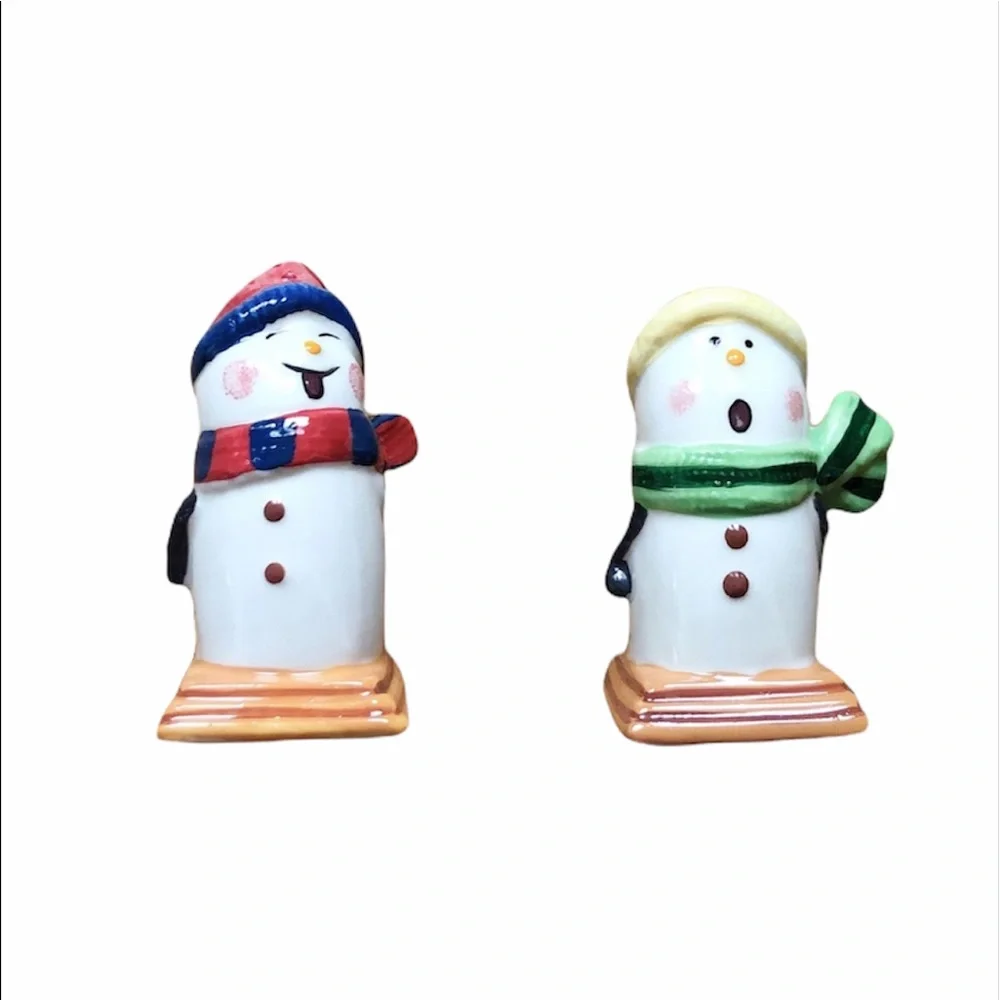 Vintage Cute Holiday Christmas Snowman Ceramic Salt & Pepper Shakers